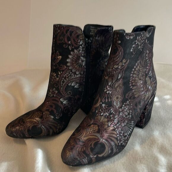 ALDO Block Heel Tapestry Ankle Booties - Picture 1 of 6